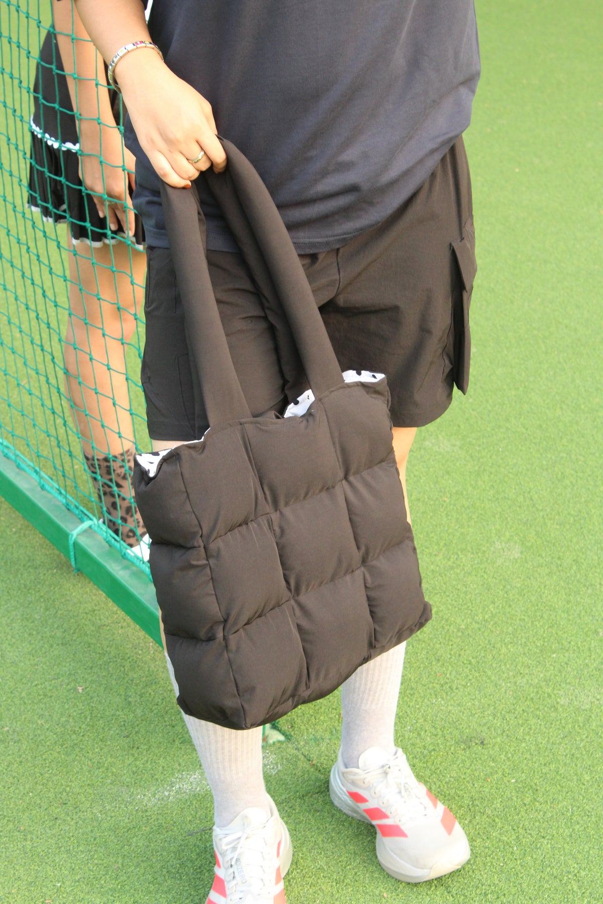 BLACK PUFFER BAG